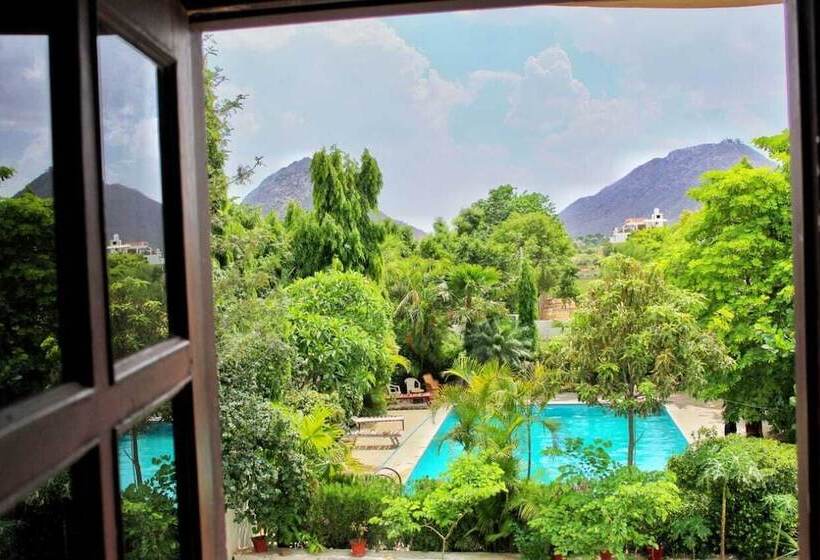 هتل Green Park Resort