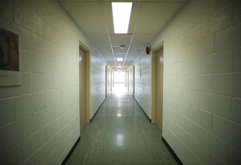 ホテル Backpacker College At Memorial University   Grenfell Campus