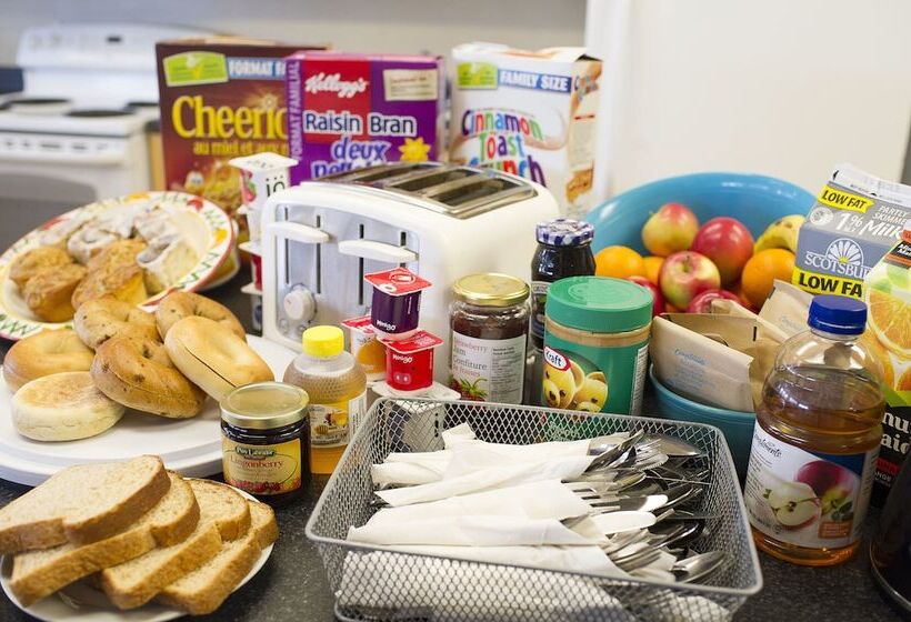 ホテル Backpacker College At Memorial University   Grenfell Campus