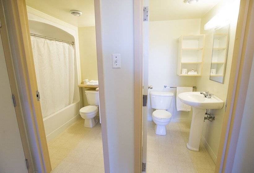 ホテル Backpacker College At Memorial University   Grenfell Campus