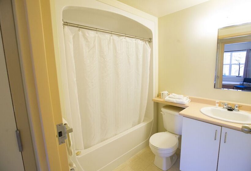 ホテル Backpacker College At Memorial University   Grenfell Campus