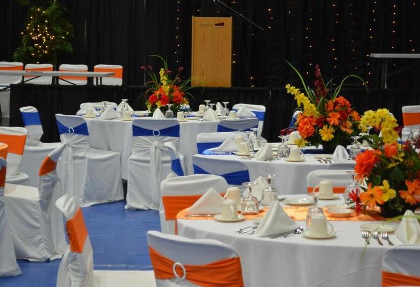 ホテル Backpacker College At Memorial University   Grenfell Campus