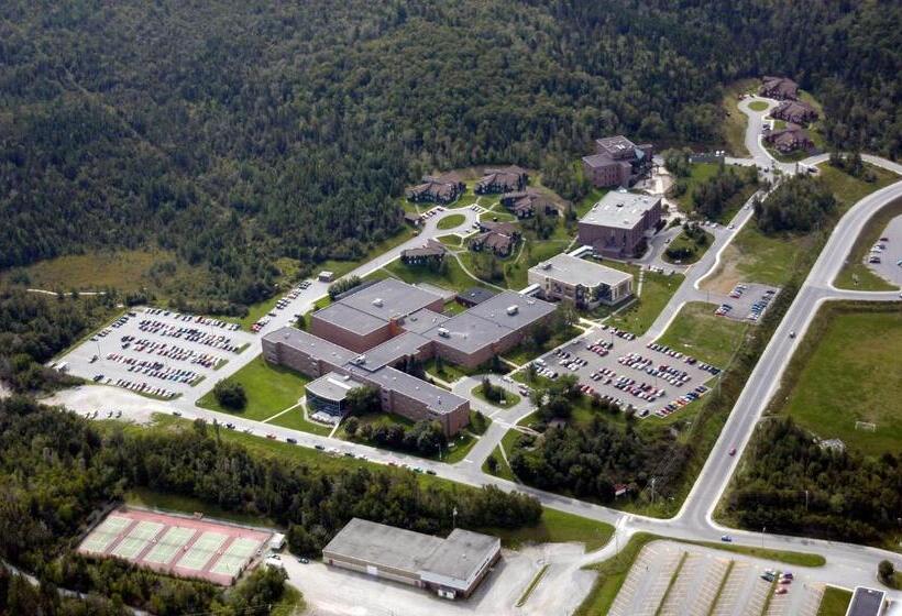 ホテル Backpacker College At Memorial University   Grenfell Campus