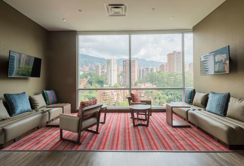 هتل Hampton By Hilton Medellin