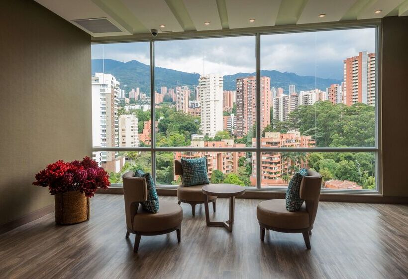هتل Hampton By Hilton Medellin