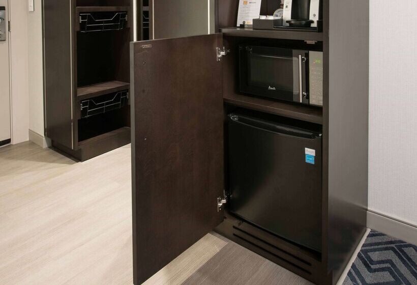 בית מלון כפרי Hilton Garden Inn Foxborough Patriot Place