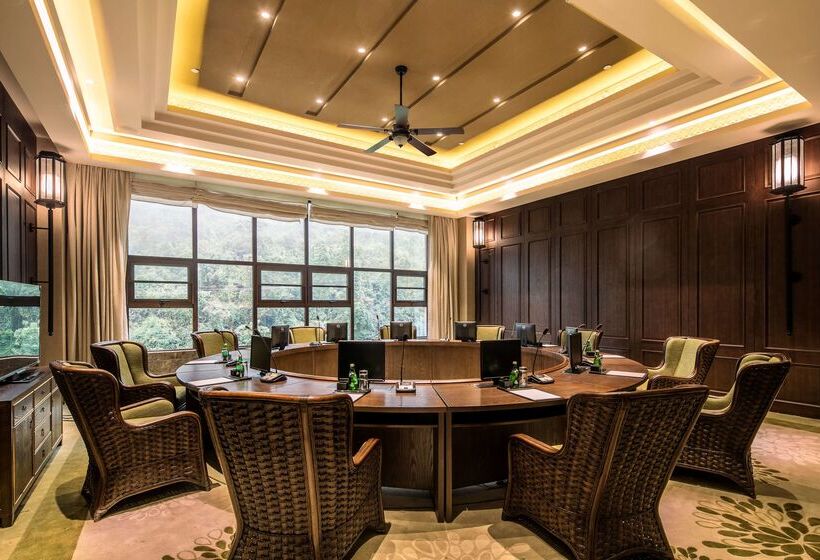 فندق Hilton Sanqingshan Resort