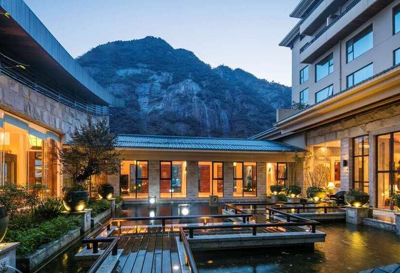 בית מלון כפרי Hilton Sanqingshan Resort