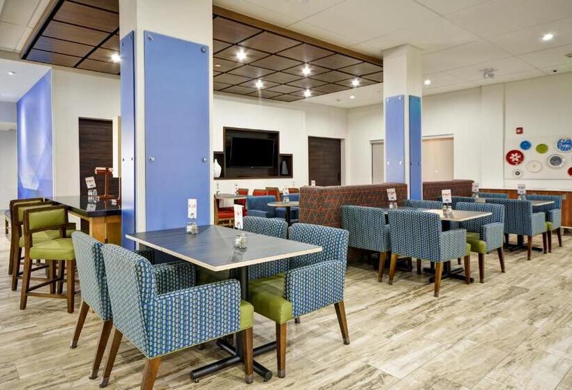 Отель Holiday Inn Express Evansville, An Ihg