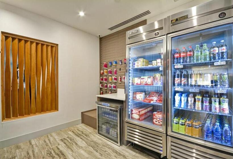 Отель Holiday Inn Express Evansville, An Ihg