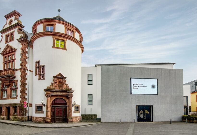 هتل Holiday Inn Express   Siegen, An Ihg