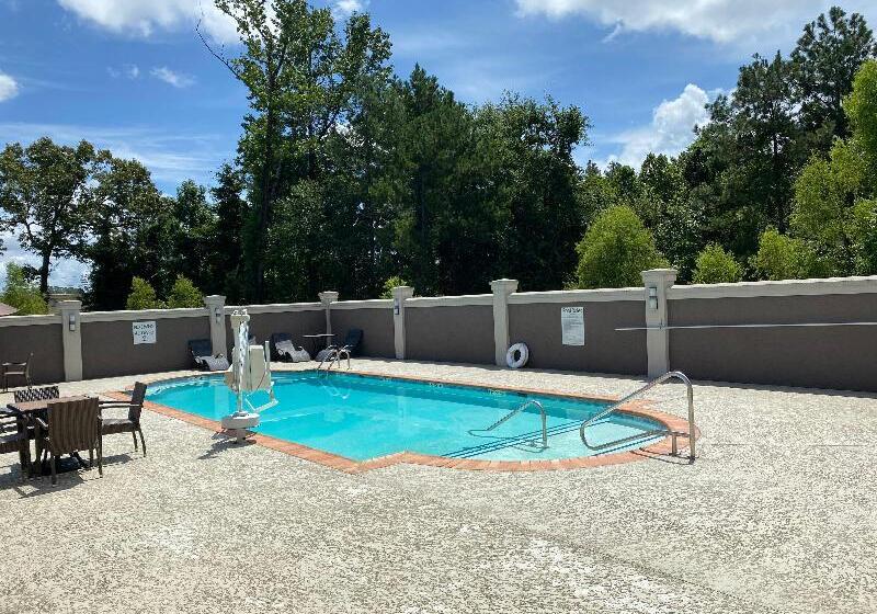 هتل Holiday Inn Express Pineville Alexandria Area By Ihg