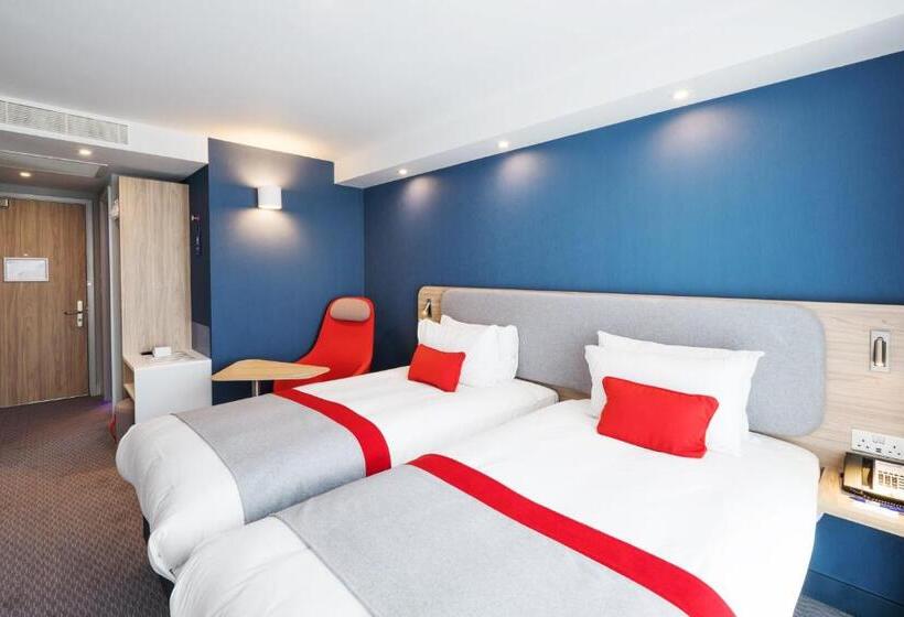 Отель Holiday Inn Express Stockport, An Ihg