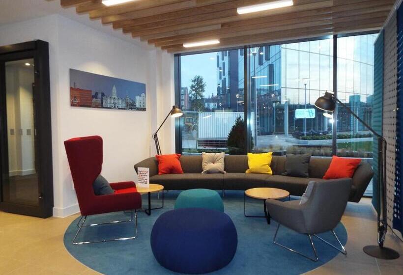 Отель Holiday Inn Express Stockport, An Ihg