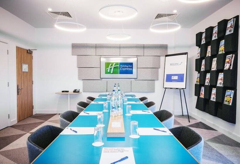 Отель Holiday Inn Express Stockport, An Ihg