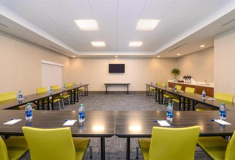 호텔 Holiday Inn Express & Suites St. Petersburg Madeira Beach, An Ihg