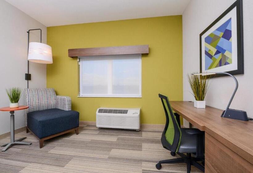 호텔 Holiday Inn Express & Suites St. Petersburg Madeira Beach, An Ihg