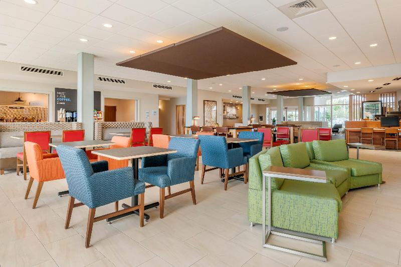 호텔 Holiday Inn Express & Suites St. Petersburg Madeira Beach, An Ihg
