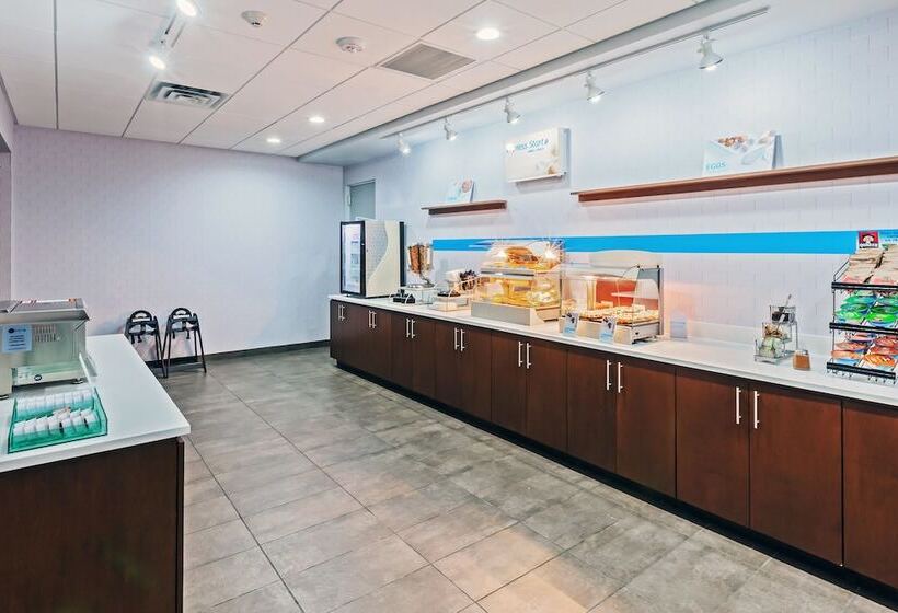 فندق Holiday Inn Express & Suites   Coffeyville, An Ihg