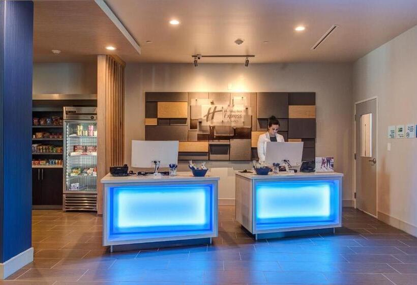 ホテル Holiday Inn Express & Suites Gatesville   N. Ft Hood, An Ihg