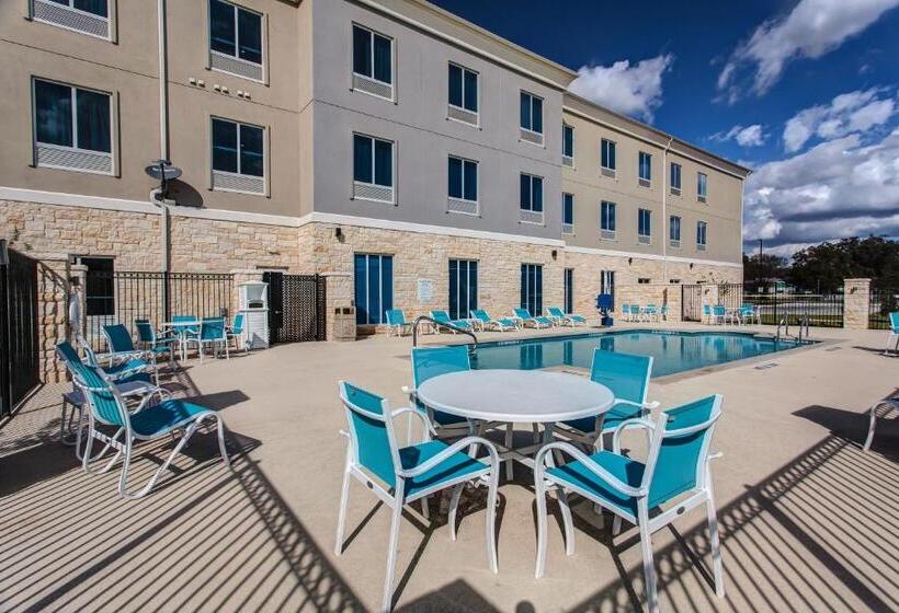 ホテル Holiday Inn Express & Suites Gatesville   N. Ft Hood, An Ihg