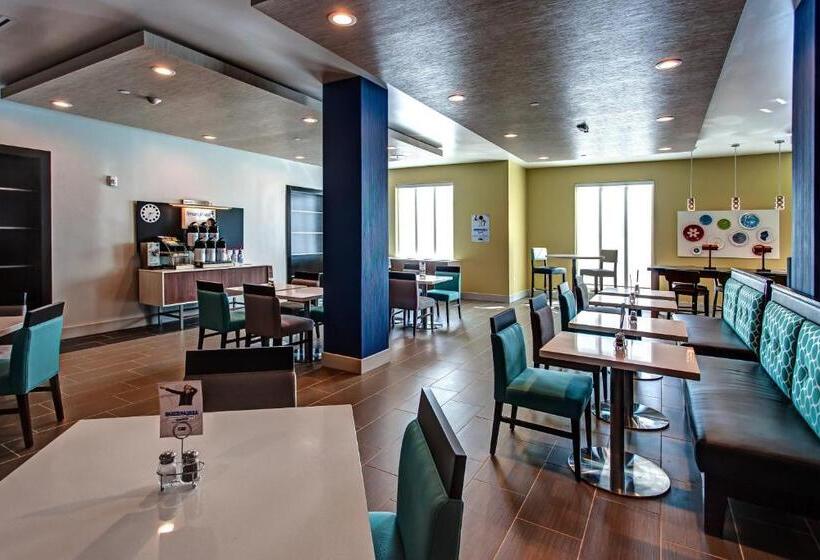 ホテル Holiday Inn Express & Suites Gatesville   N. Ft Hood, An Ihg