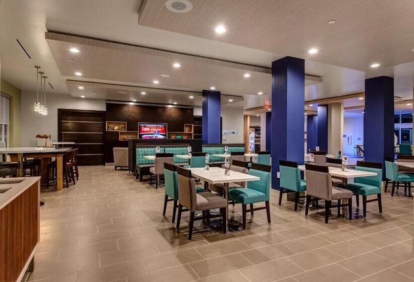 ホテル Holiday Inn Express & Suites Gatesville   N. Ft Hood, An Ihg