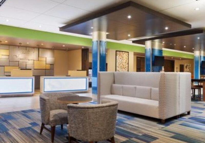 בית מלון כפרי Holiday Inn Express & Suites Greenwood Mall, An Ihg