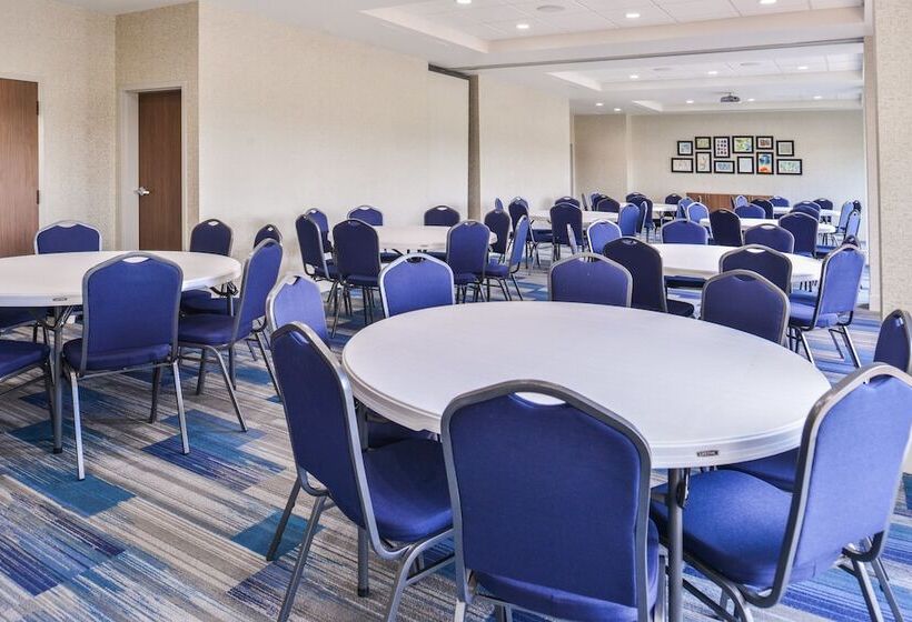 فندق Holiday Inn Express & Suites   Siloam Springs, An Ihg