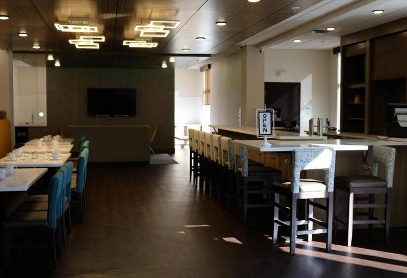 Отель Holiday Inn Jonesboro, An Ihg