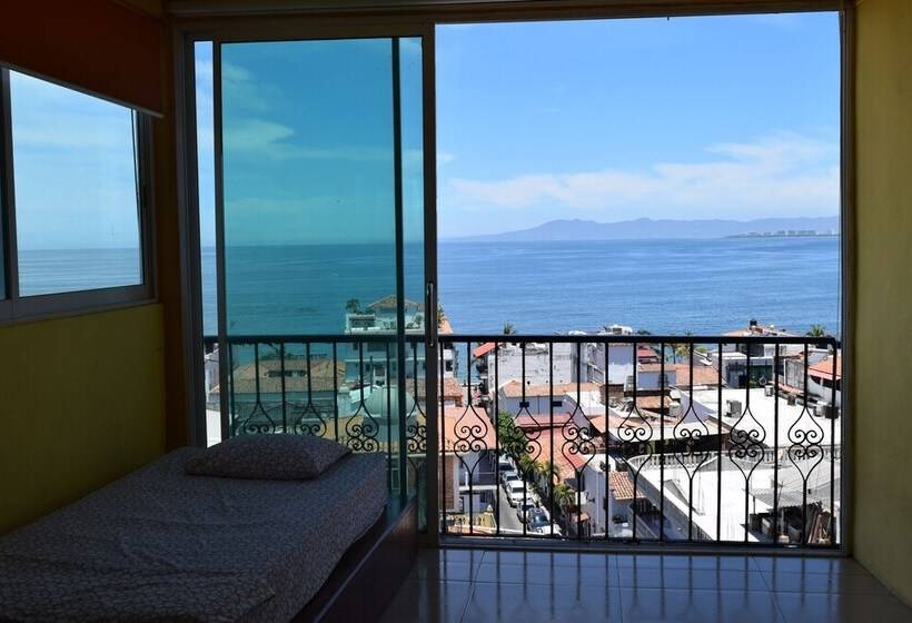 בית מלון כפרי Hostal Vallarta Suites