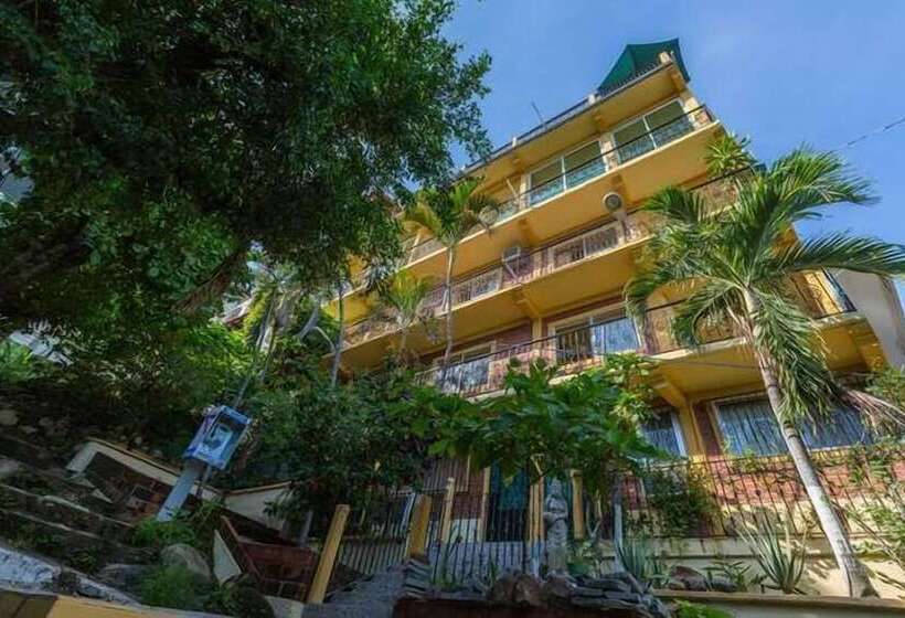 בית מלון כפרי Hostal Vallarta Suites