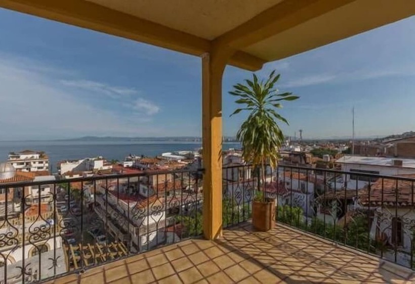 בית מלון כפרי Hostal Vallarta Suites