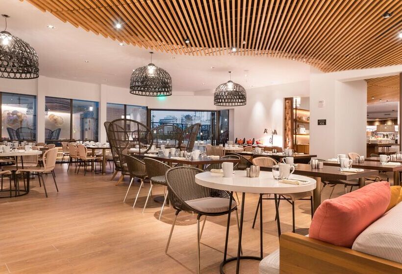 Отель Hyatt Centric Waikiki Beach