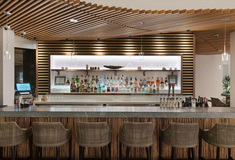 Отель Hyatt Centric Waikiki Beach