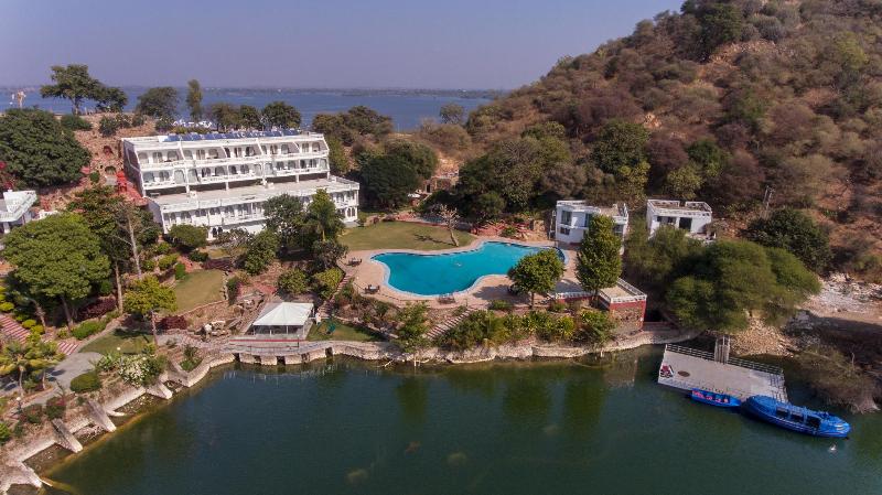 هتل Jaisamand Island Resort