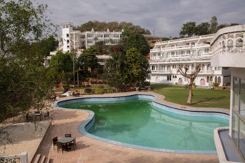 هتل Jaisamand Island Resort