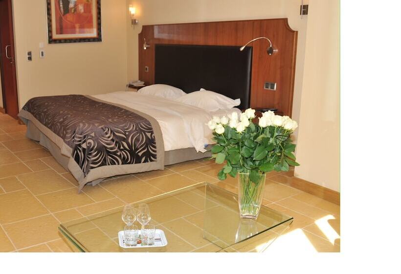 בית מלון כפרי Les Saules Parc & Spa   Teritoria