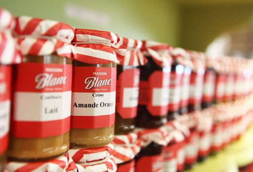 בית מלון כפרי Les Saules Parc & Spa   Teritoria