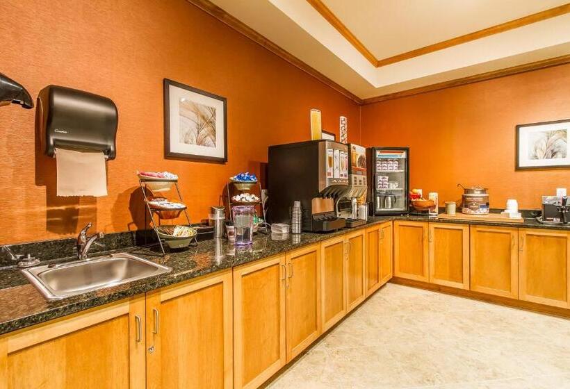 فندق Mainstay Suites Stanley