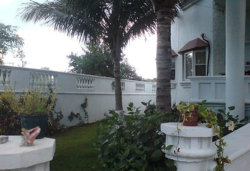 בית מלון כפרי Mansion Giahn Bed & Breakfast