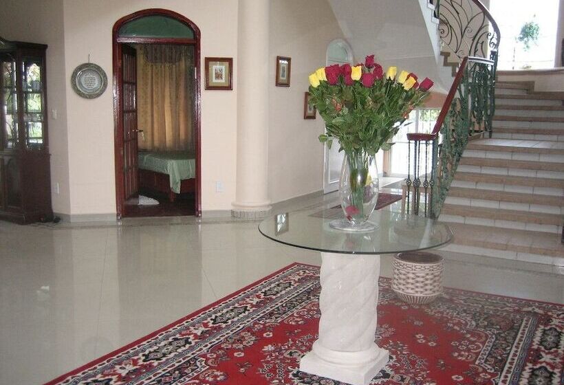 בית מלון כפרי Mansion Giahn Bed & Breakfast