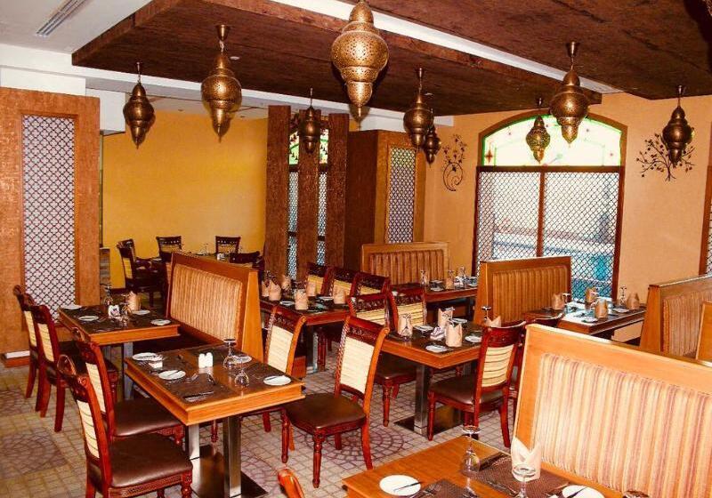 هتل Mughal Suites