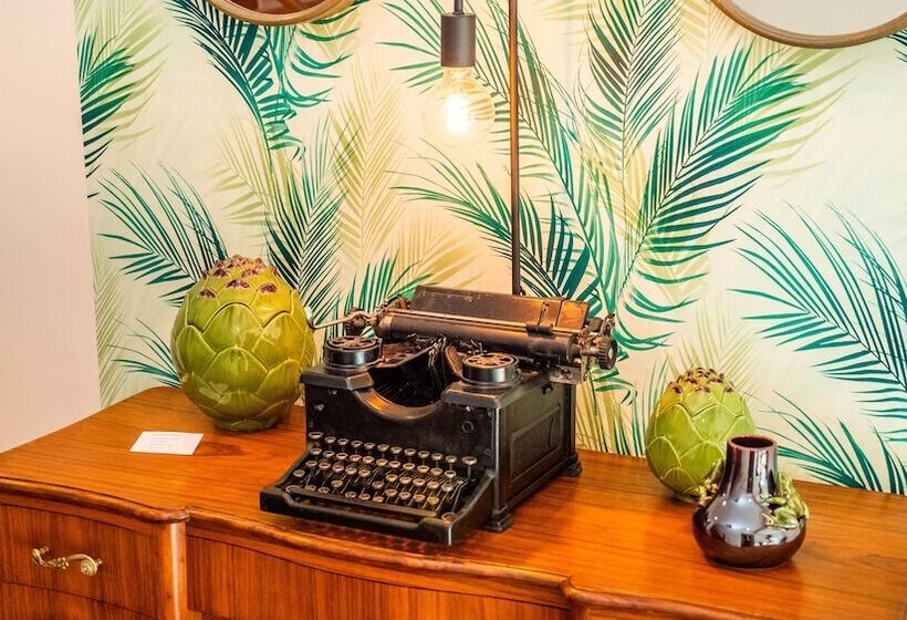 هتل My House At Estoril Guest House