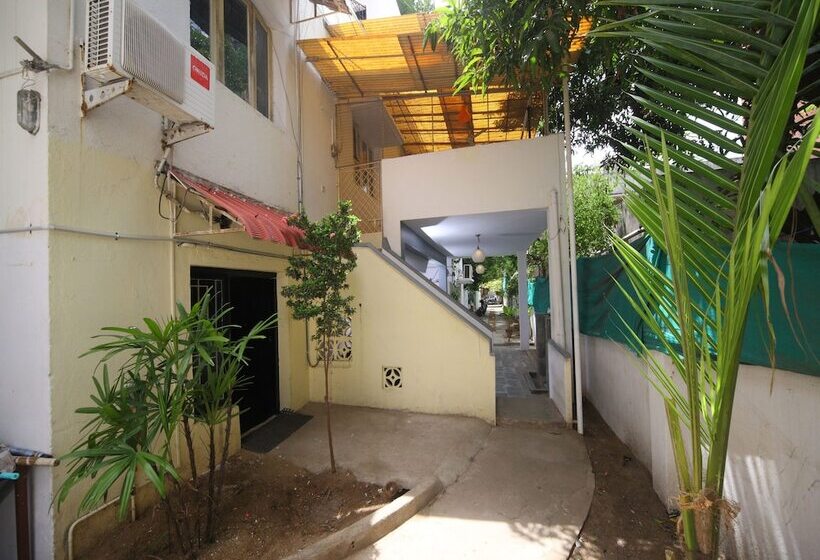 Отель Nakshatra Serviced Apartments-bawa Road