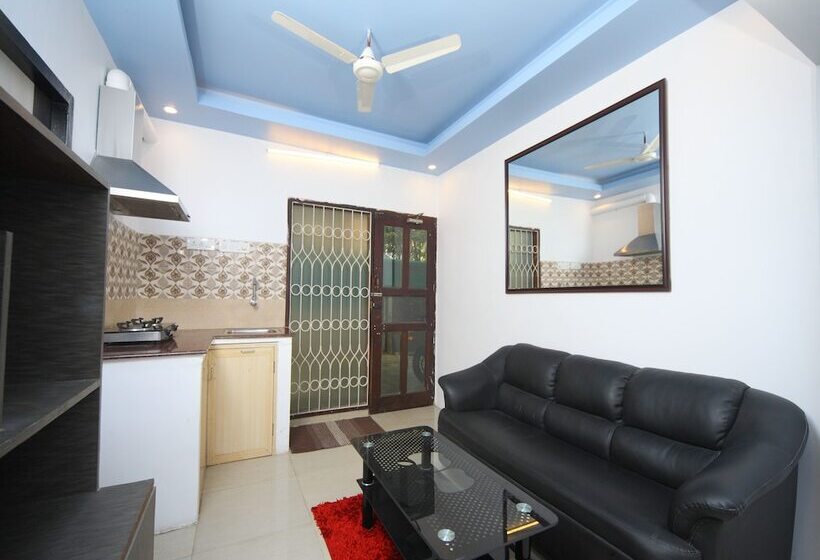 Отель Nakshatra Serviced Apartments-bawa Road