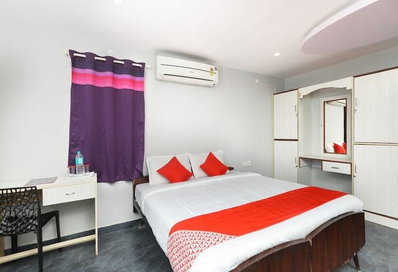 Отель Nakshatra Serviced Apartments-bawa Road