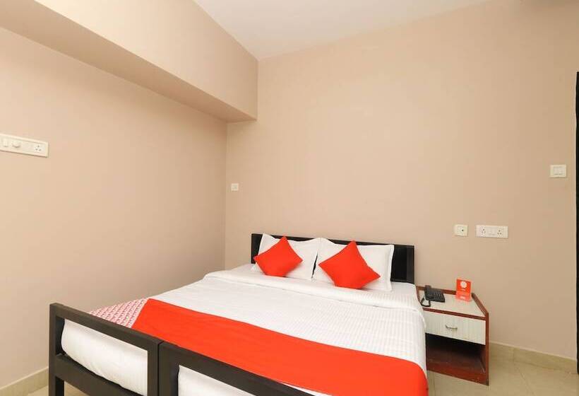 Отель Nakshatra Serviced Apartments-bawa Road