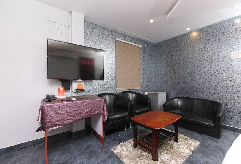 Отель Nakshatra Serviced Apartments-bawa Road