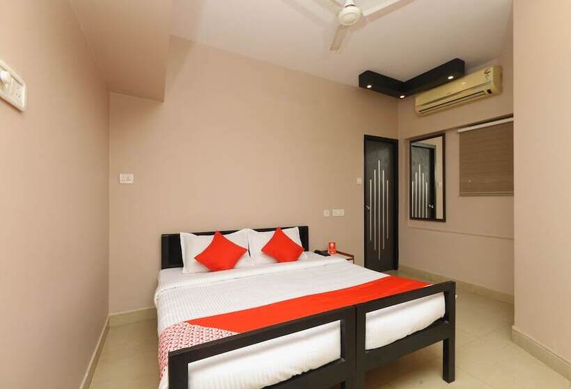 Отель Nakshatra Serviced Apartments-bawa Road